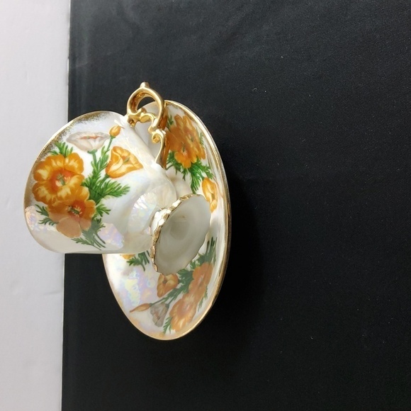 August Poppy Teacup & Saucer - Picture 3 of 4